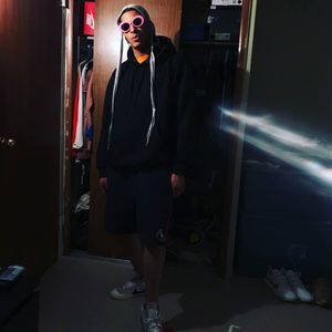 Meet your Posher, Elias